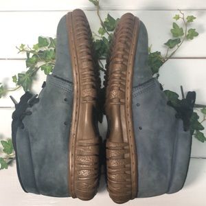 Airwalk Lace up Shoe-Boot.   2.2lbs.